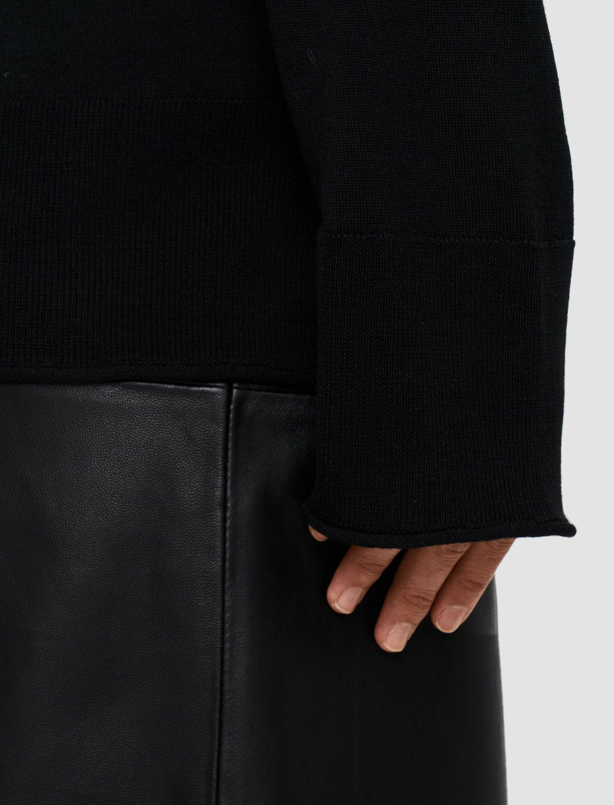 JOSEPH Fashion Women Super Fine Merino Silk V Neck Jumper Black