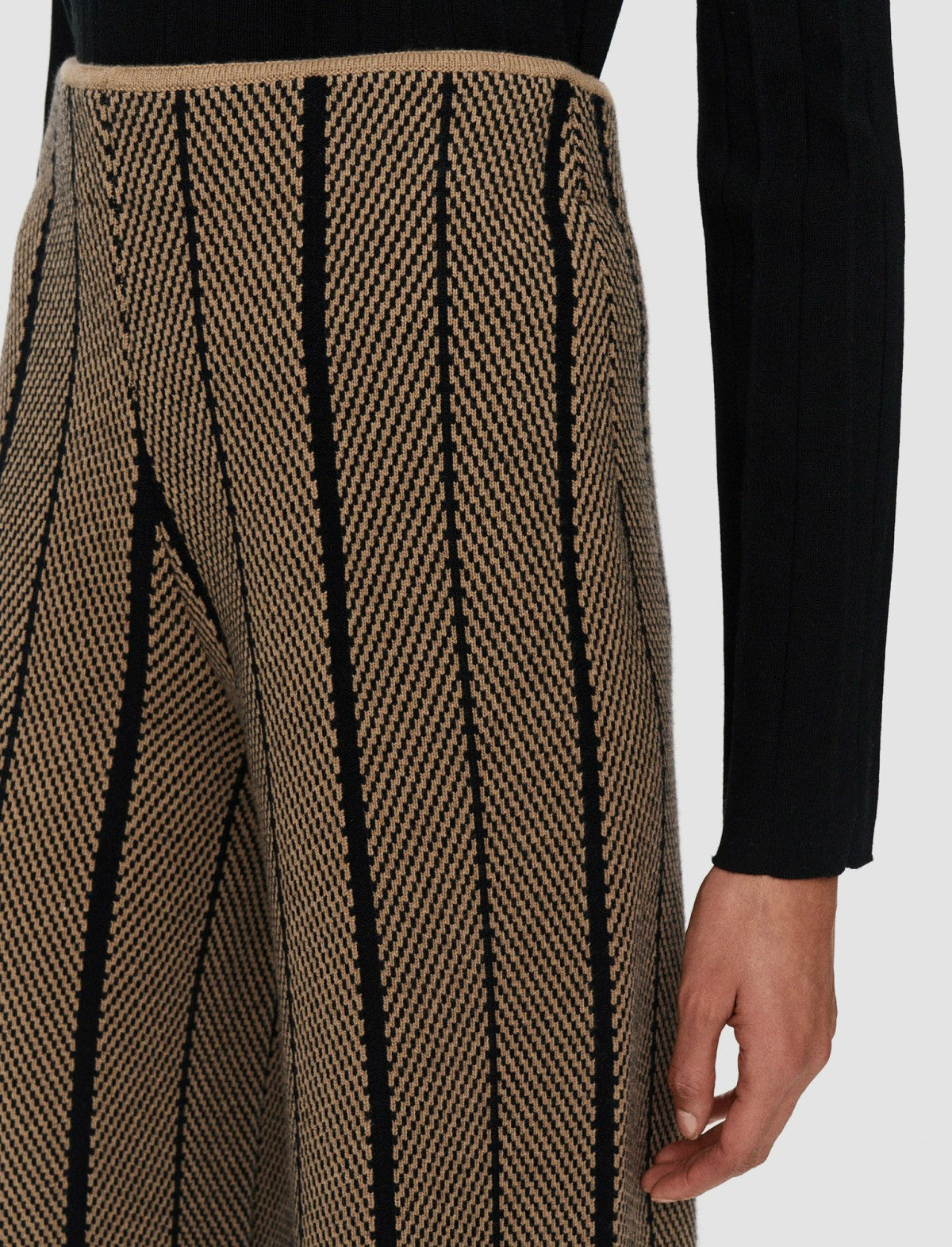 JOSEPH Fashion Women Chevron Jacquard Knitted Trousers Black/Oak