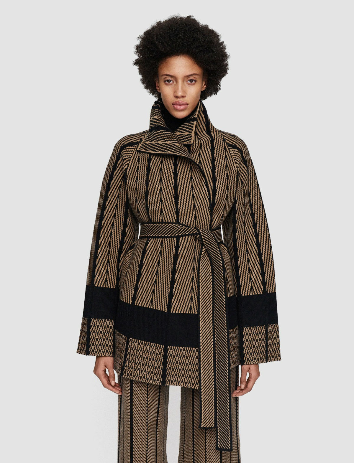 JOSEPH Fashion Women Chevron Jacquard Knitted Jacket Black/Oak