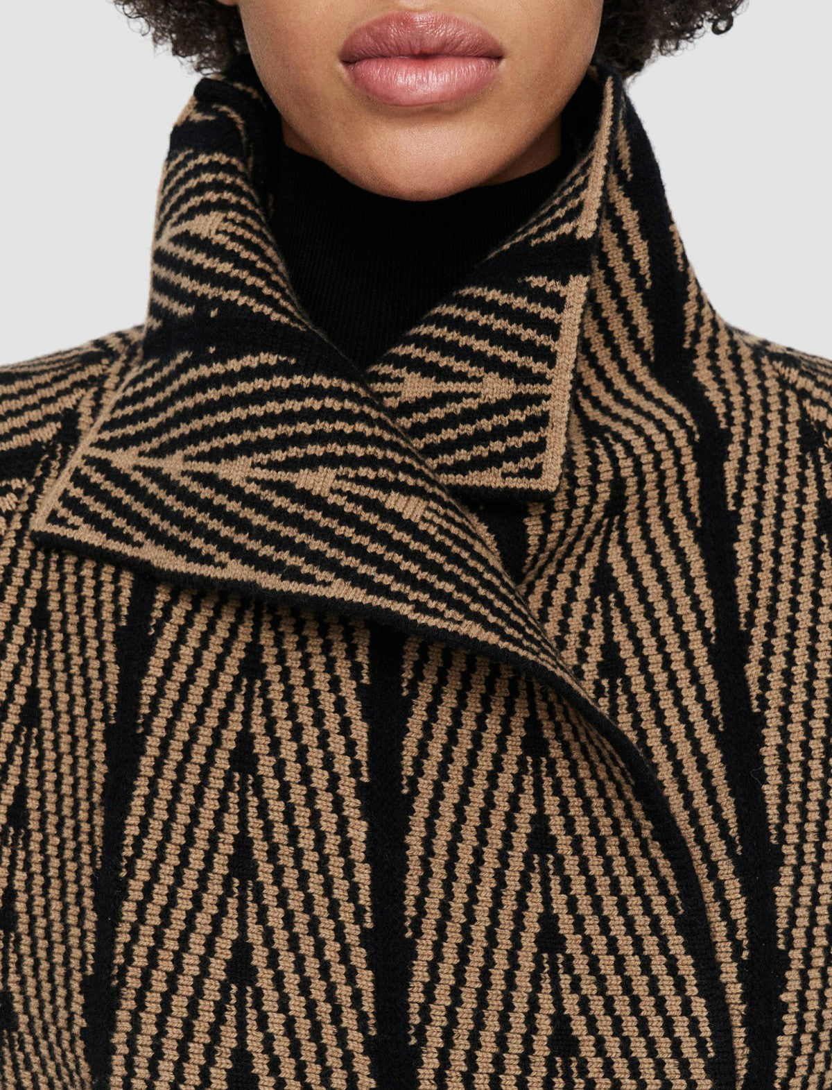 JOSEPH Fashion Women Chevron Jacquard Knitted Jacket Black/Oak