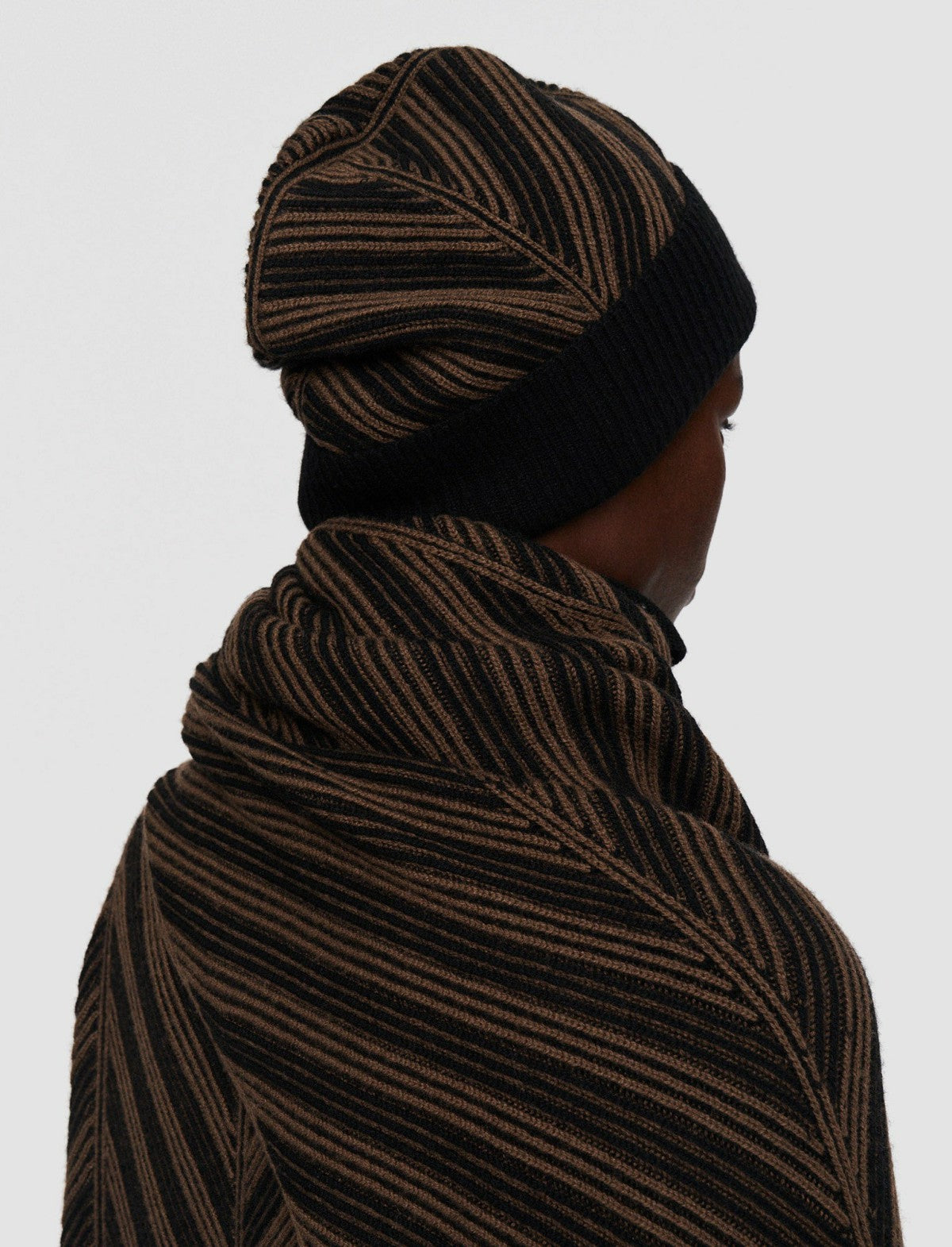 JOSEPH Fashion Women Chevron Ribbed Hat Arabica/Black