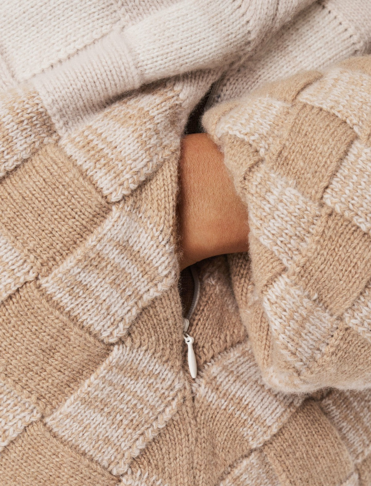 JOSEPH Fashion Women Weave Knit Puffer Jacket Ivory/Blusher
