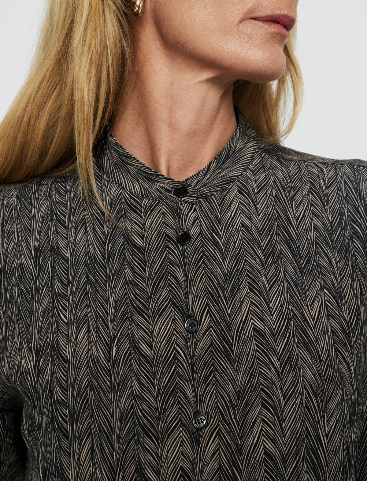 JOSEPH Fashion Women Albin Crepe de Chine Print Silk Blouse Black/Escargot